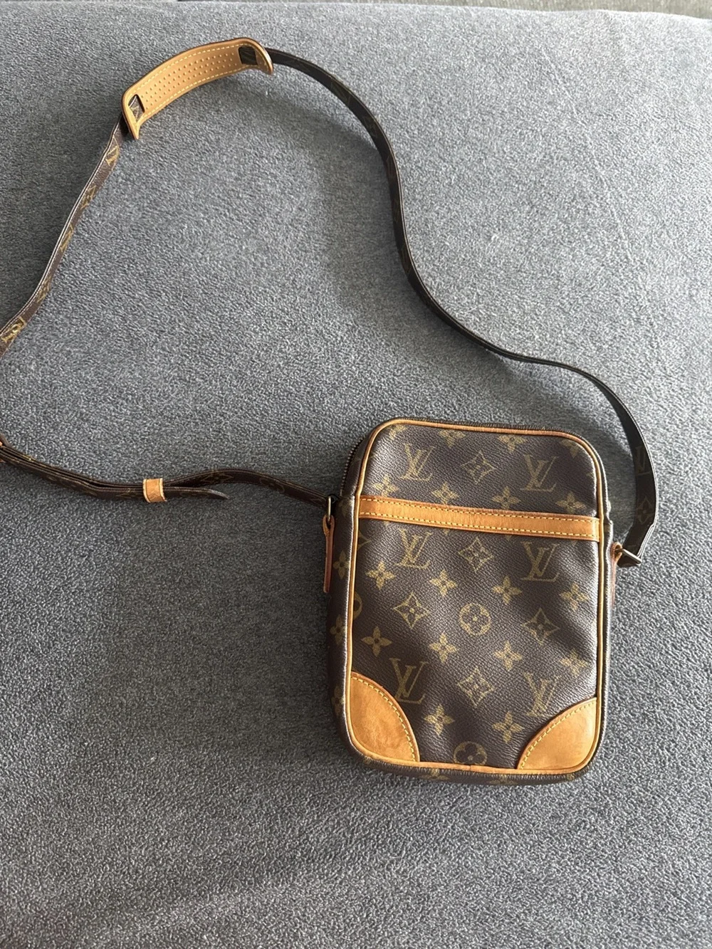 Classic 2004 Louis Vuitton Monogram Danube crossbody bag